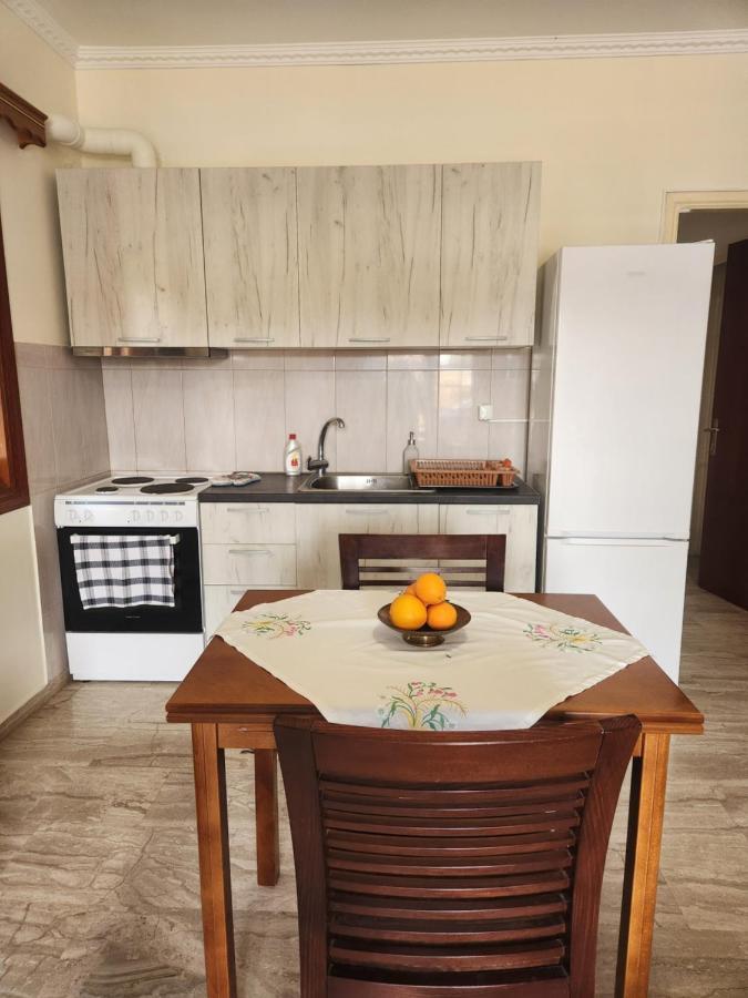 Cozy In Apartment Nea Kios